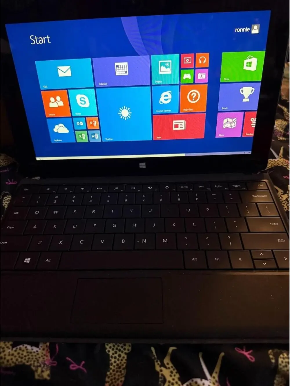 Microsoft Surface Tablet (1st Generation) 10.6in Tablet Windows 8.1 Original